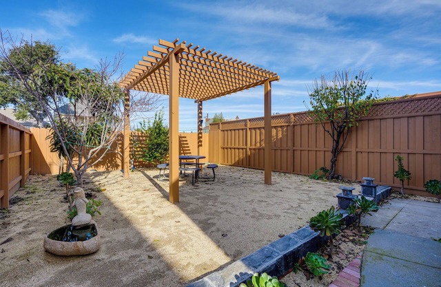 Walk to Crab Cove Beach: Alameda Home w/Game Room