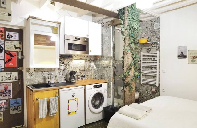 Walk to Eiffel Tower from Charming Studio/15 arr/for 2