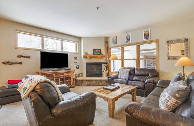 Walk to Ski Lift: Breck Condo w/Hot Tub