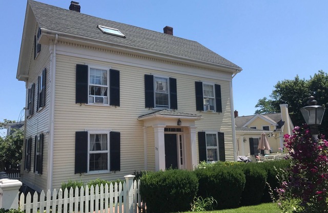 Walkable to Everything Great about Marblehead! Perfect for multiple families -12