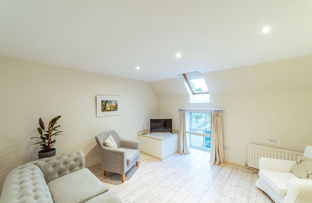 Wallace Apartment - an apartment that sleeps 5 guests in 4 bedrooms