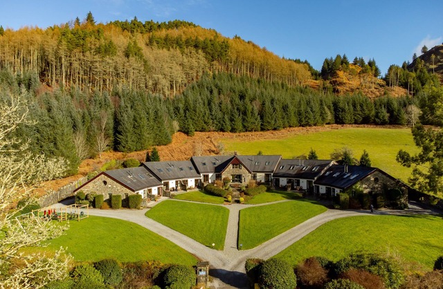 Walled Garden Mews 2 - a mews cottage that sleeps 6 guests in 2 bedrooms