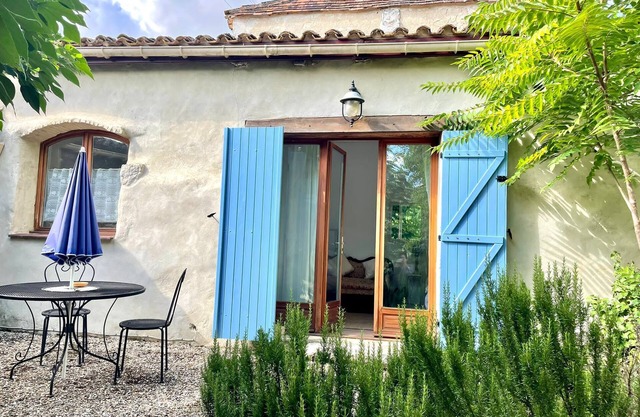 Walnut Gite Sleeps 2 with Terrace