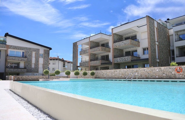Warda A12 Exclusive Holigarda