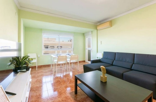 Warm and comfort apartment very close of th e center of Gandia and beach. Peace