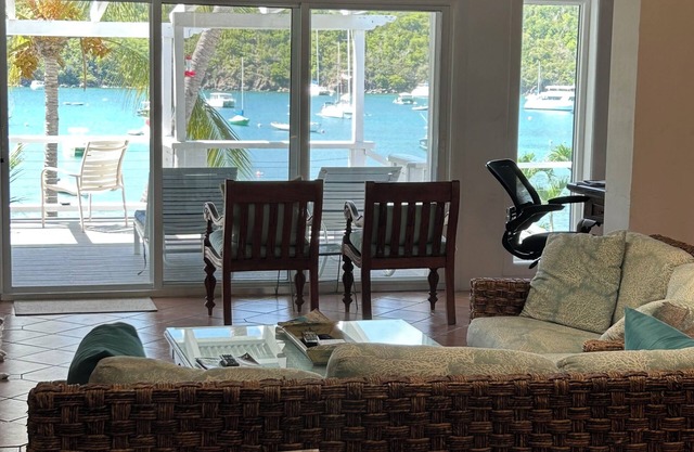 Water access to Great Cruz Bay with pool! No power outages!