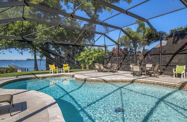 ⚓Waterfront, Boat Dock, Game Room, & Private Pool!⚓