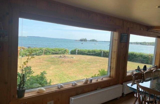 Waterfront Cabin and Cottage both together at the end of the World. Peaceful.