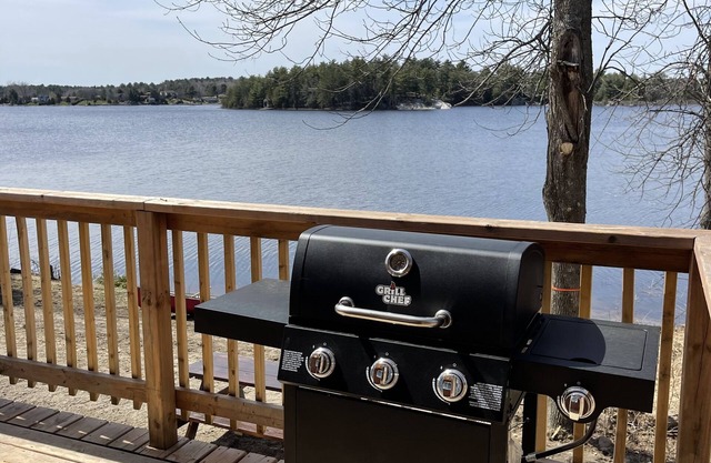 Waterfront Cottage 16