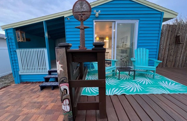 Waterfront Cottage with a dock