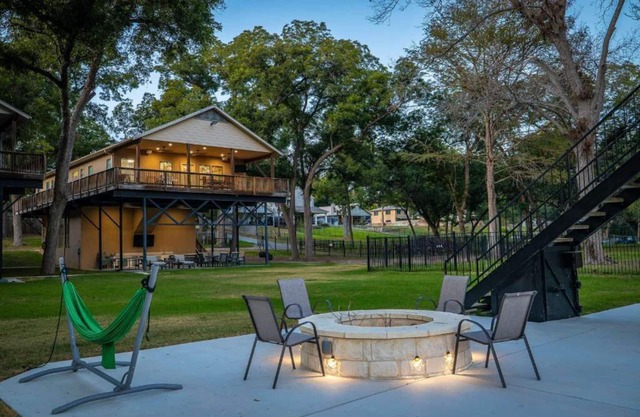 Waterfront | Dock Access | Fire Pit | Sleeps 12!