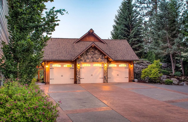 Waterfront Estate w/Private Hot Tub, Dock, Firepit, Gourmet Kitchen & Game Room