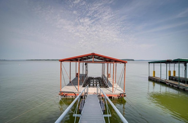 Waterfront Grove Retreat with Dock Cedar Ridge