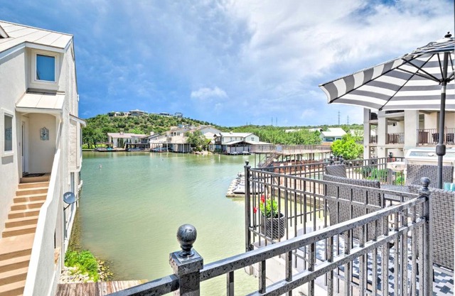 Waterfront Horseshoe Bay Retreat with Game Room!