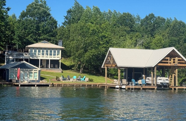 Waterfront House & Guest House on Lake Martin!