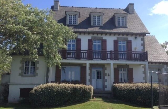Waterfront house near Dinard
