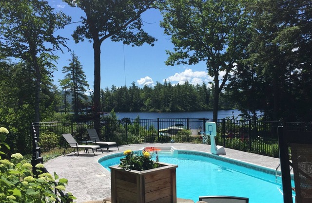 Waterfront Log Cabin with Pool on Conway Lake