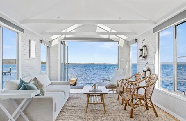 Waterfront Luxury Residence 9 min from Hyams Beach