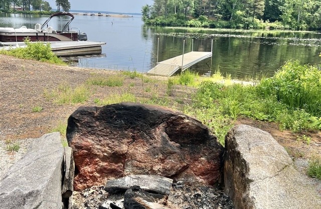 WATERFRONT NEWER HOME WITH A DOCK. 4 BEDROOM 2 BATH.