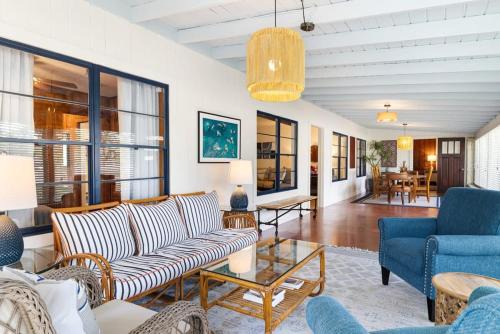 Waterlily Creekside Getaway