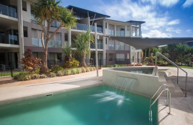 Waterline, Direct Poolside access
