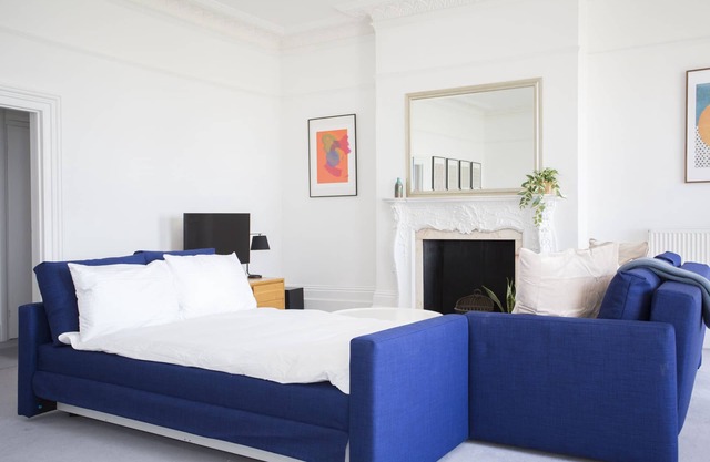 Wave Apartment sleeps 6 sea views