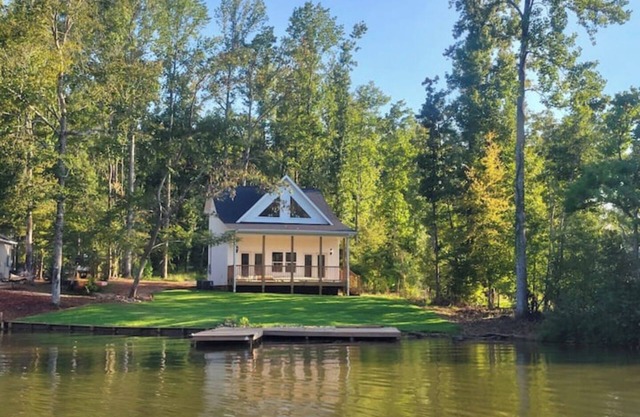 Waverly Creek Retreat-kayaks/fire pit/pet friendly