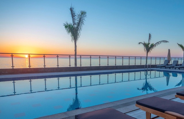 Waves Hotel