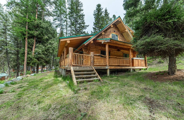 Wayne Manor-Cozy Cabin in the Woods Lake Views