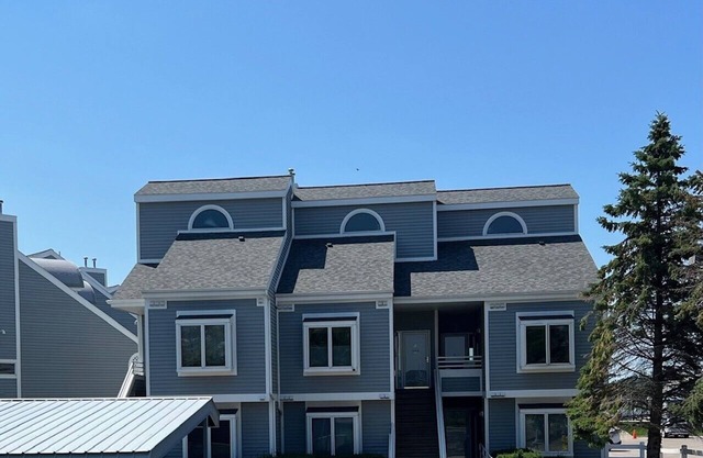 "Welcome Home" to this Wonderful 3 Bedroom Condo in Beautiful Spring Lake, MI