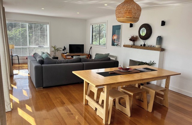 Welcome to The Coles Bay Shack, centrally located in beautiful Coles Bay.