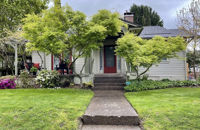 Welcome to Bungalow 437! Close to Downtown & OSU!