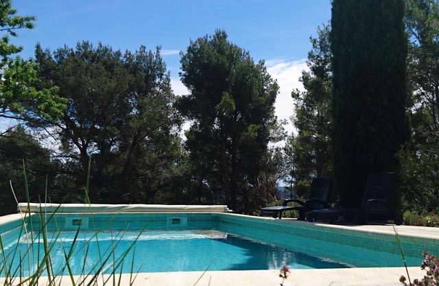 Welcome to Cadenet in Provence's Luberon region.