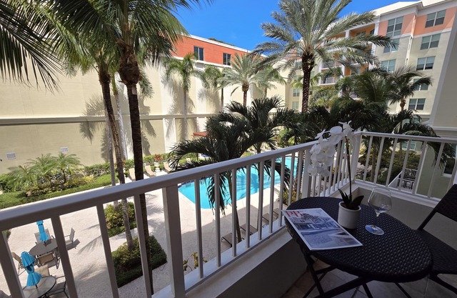Welcome to your 2-Bedroom Intracoastal Courtyard-view Oasis in Lantana!
