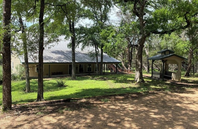 Welcome to Your Idyllic Retreat at Creekside Farmhouse on Lone Man Creek