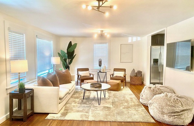 West Elm Charm, 3 Minutes to Soccer Stadium & 5 Minutes to Broadway