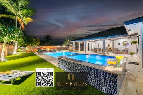 West Palm Beach The Grand Luxe Villa-Heated Pool, Spa & Game Room