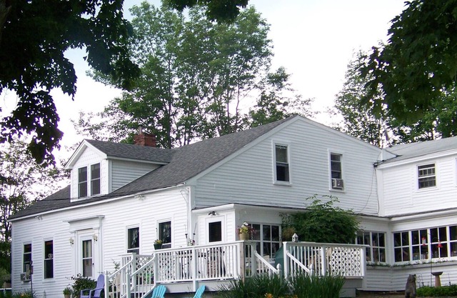 West Wing Apartment on Rural, Private Grounds in Country