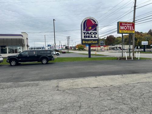 Westgate Manor Motel Youngstown Austintown OHIO