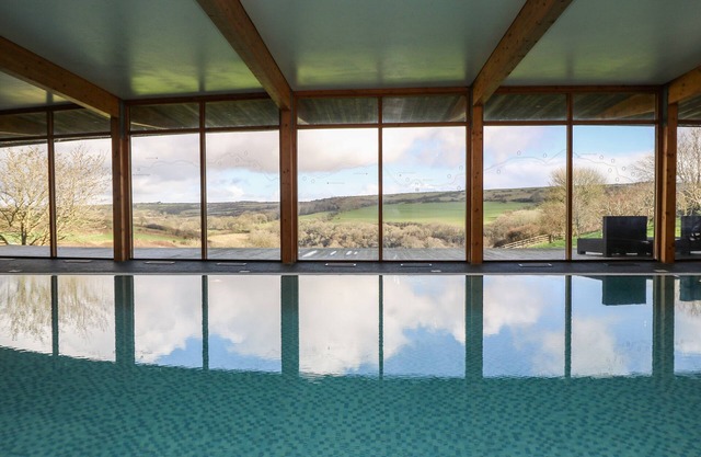 WESTHAYES, pet friendly, luxury holiday cottage in Camelford