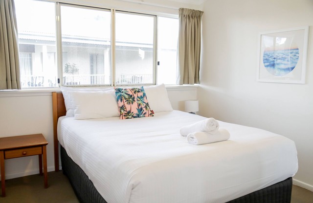 Whale Watch Unit 15 - Spacious Beachfront Apartment
