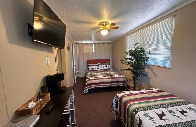 Whetstone Bay Lodge Room 7 - Sleeps 3