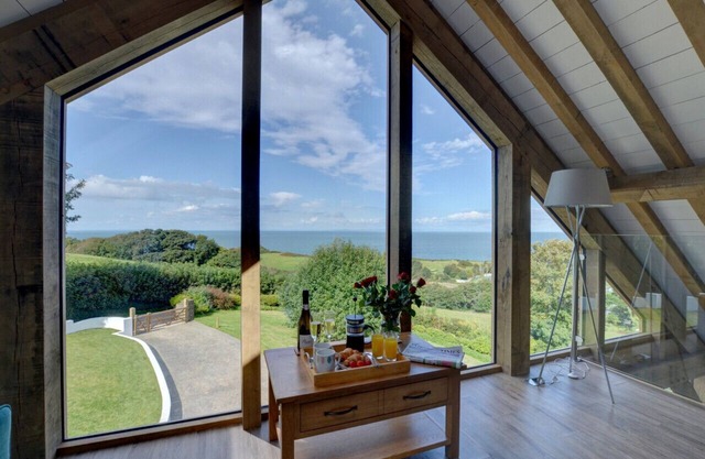 Whimbrels - Six Bedroom House, Sleeps 12