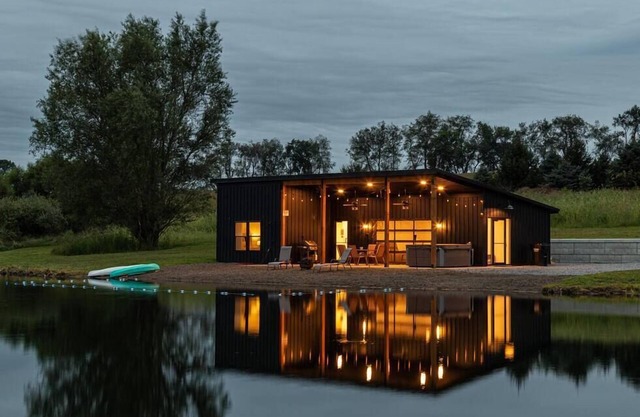 Whispering Pines Retreat by Private Lake/Villa #1