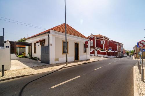 Whome Relaxed Oeiras Stay with Private Pool
