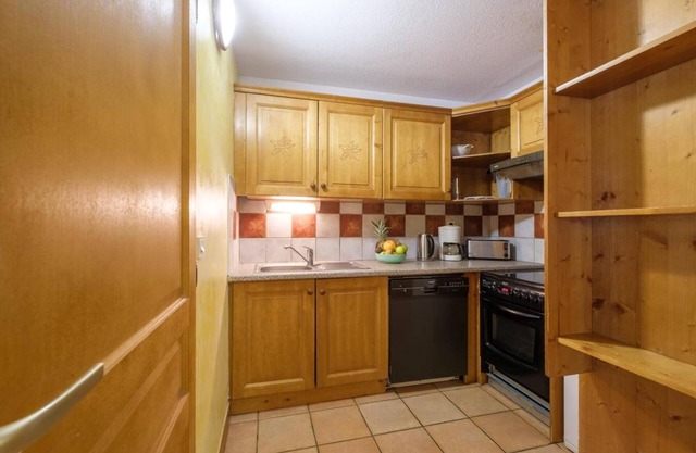 Wifi, 50m from shops, sauna, balcony, parking, tv, ski locker, 98m², Val Cenis
