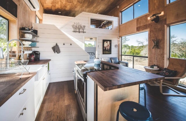 windows cabin 3 · ↞Modern Hill Country Tiny Cabin 3 w/Loft & Light↠