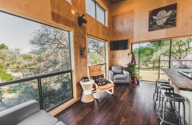 windows cabin 2 · ↞Modern Hill Country Tiny Cabin 2 w/ Loft & Light↠