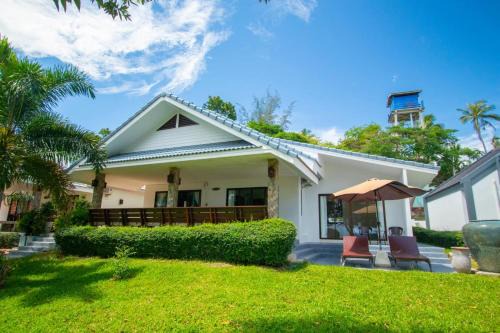 Windy House By Serenity Sea House