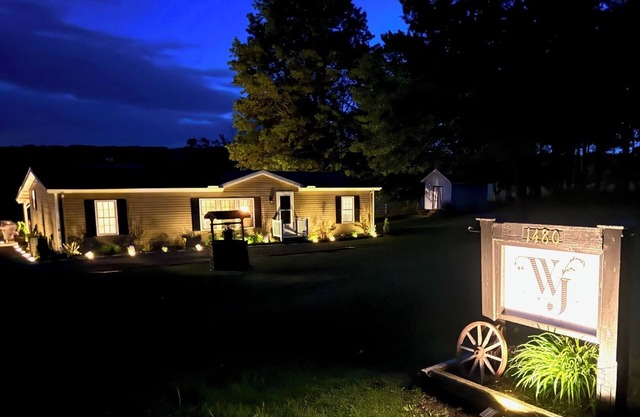 WJ's Countryside Retreat - Minutes from Peek'n Peak Resort & Findley Lake, NY !